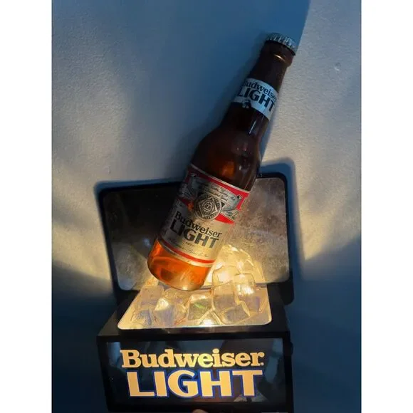 Vintage Budweiser Light Beer Display with Bottle & Ice Wall Decor Collectible - Picture 2 of 3